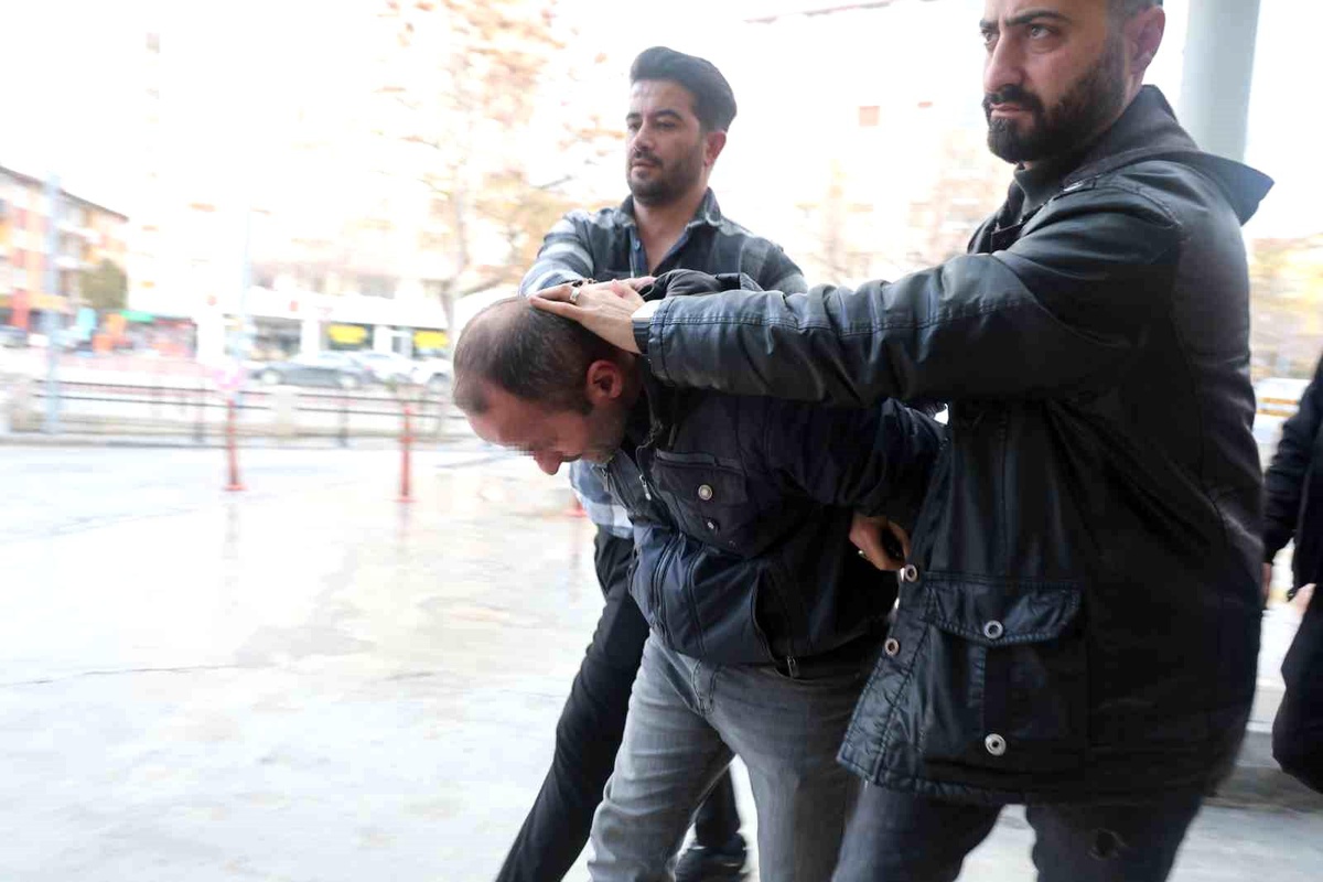 Konya\'da Çanta Hırsızlığı