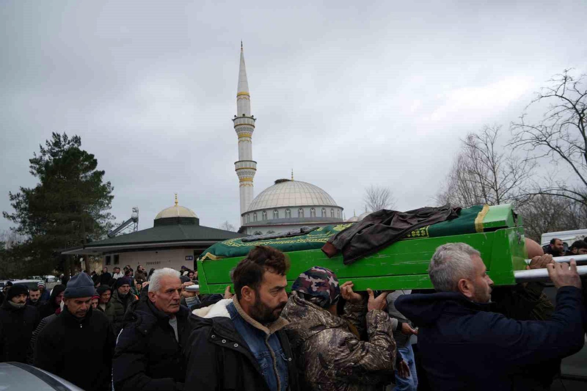Samsun\'da Kaybolan Balıkçı Son Yolculuğuna Uğurlandı