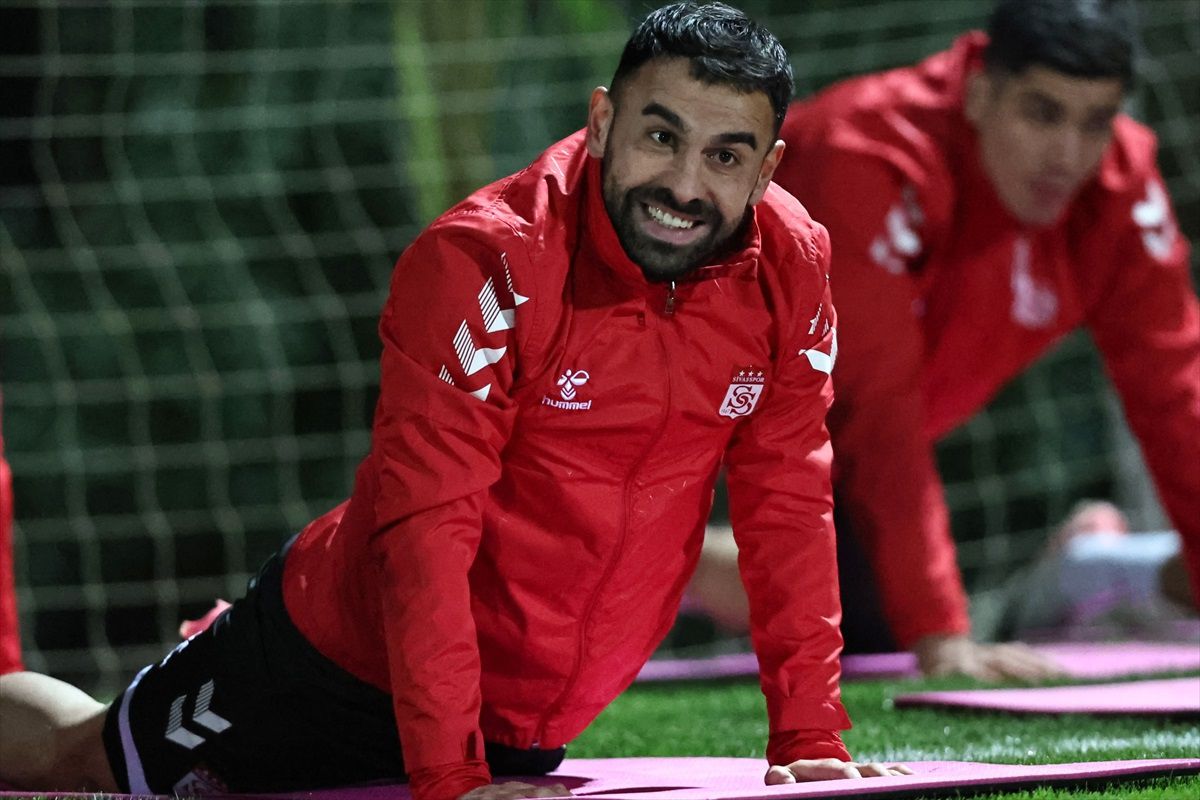 Sivasspor Antalya Kampına Başladı