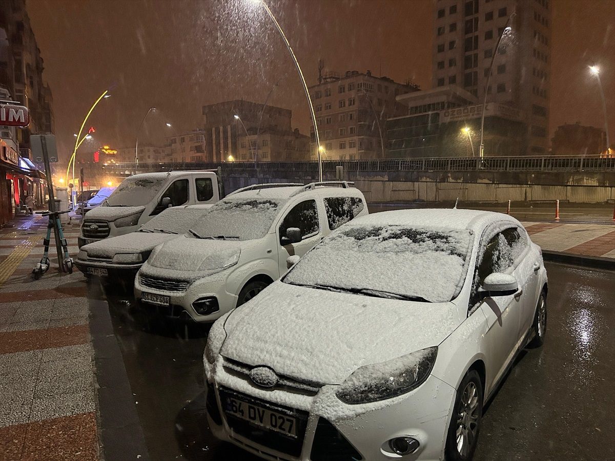 Uşak\'ta Kar Yağışı Etkili