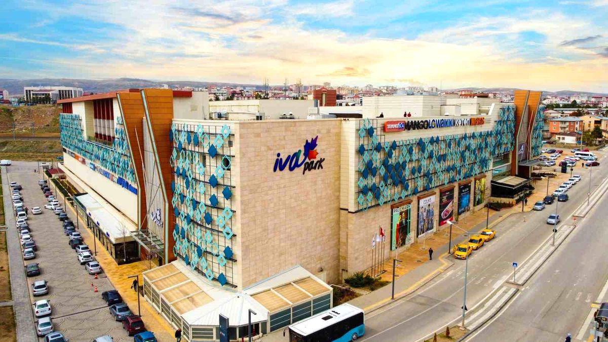 Sivas\'ta Eski Eşine Bıçakla Saldırdı