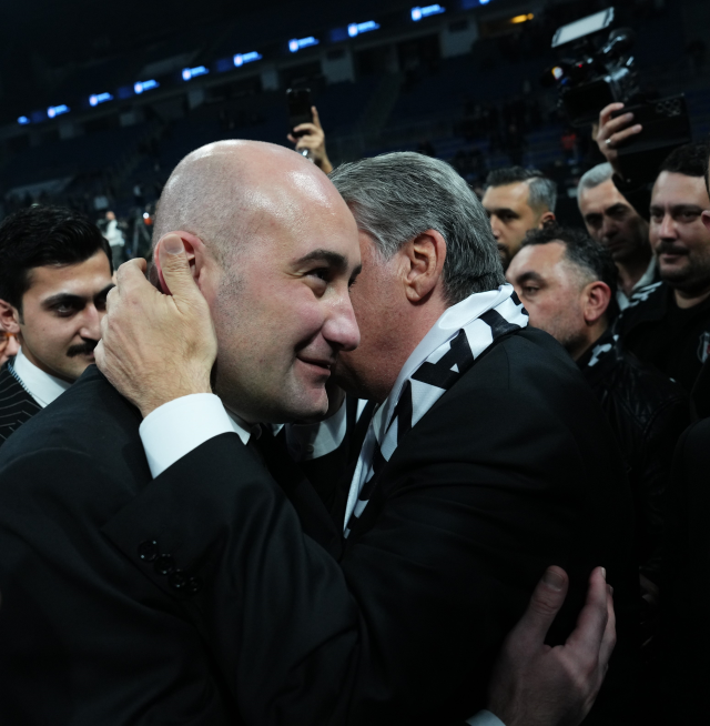 Beşiktaş'ın yeni başkanı Serdal Adalı oldu