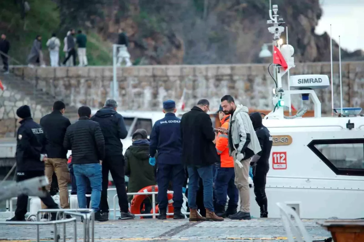 Antalya\'da Falezlerden Düşme Arama Çalışmasında Cansız Beden Bulundu