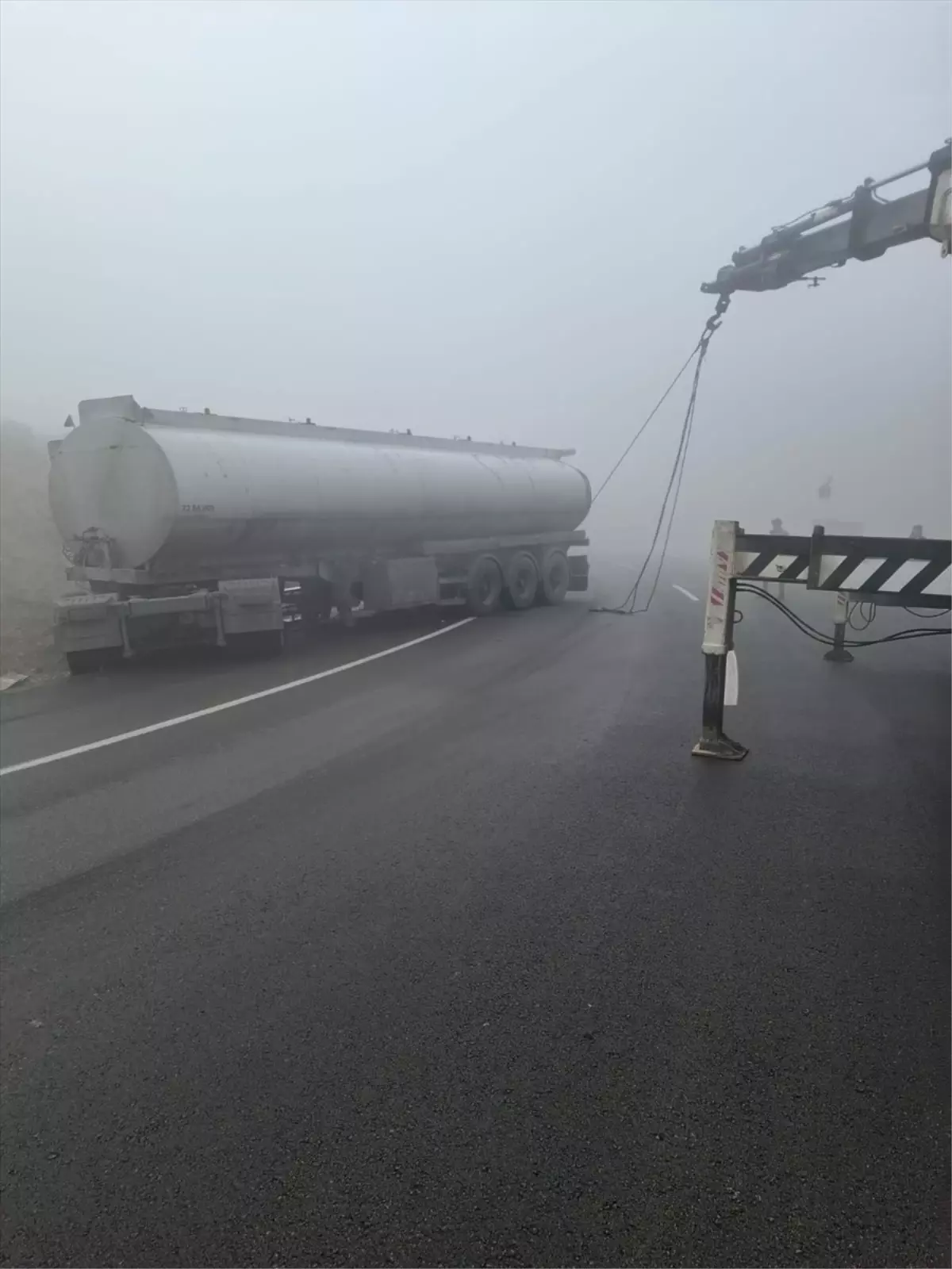 Gaziantep\'te Buzlanma Kazası: Tanker Sürücüsü Yaralı