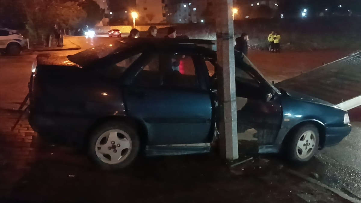 İnegöl\'de Trafik Kazası: Bir Yaralı
