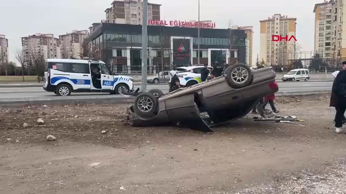 Kayseri\'de Trafik Kazası: 3 Yaralı