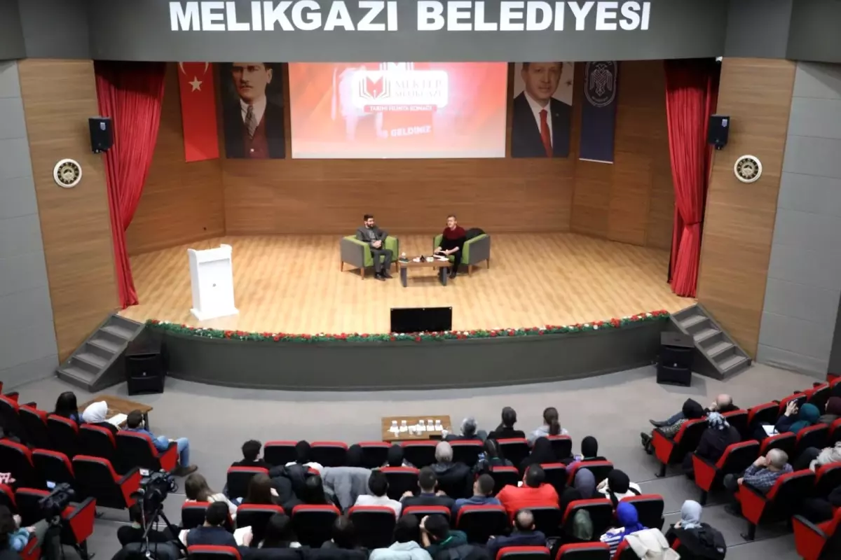 Mektep Melikgazi\'de \'Ahlakın Kaynağı Nedir?\' Konferansı Düzenlendi