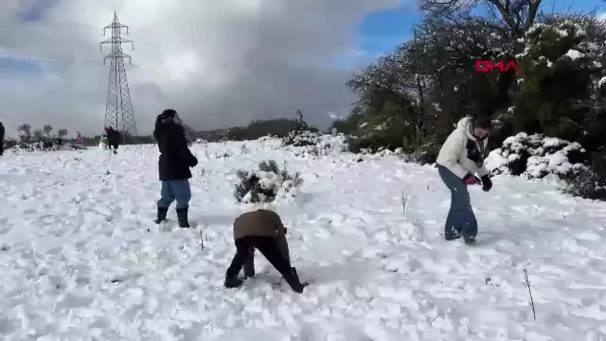 Menteşe\'de Kar Yağışı 100 Santimetreye Ulaştı