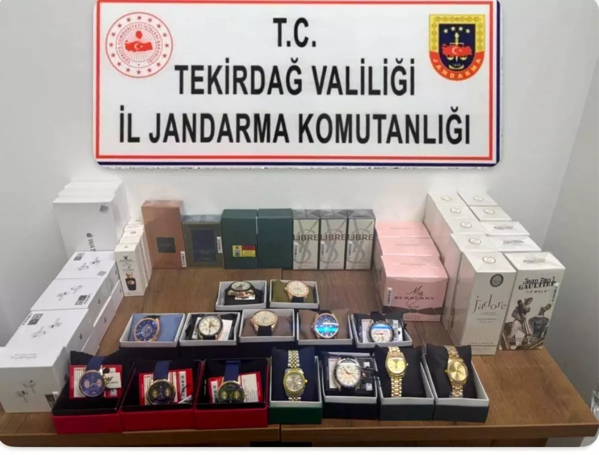 Tekirdağ\'da İki Operasyonda Silah ve Faturasız Ürünler Ele Geçirildi