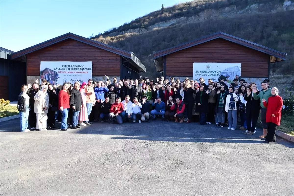 Özel Eğitim Öğrencileri \'En Mutlu Köy\'ü Ziyaret Etti