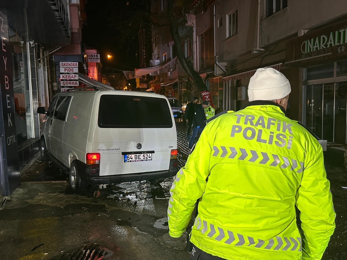 Uşak\'ta Trafik Kazası: 2 Yaralı