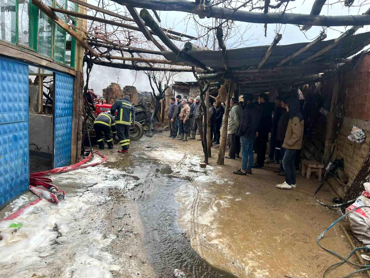 Isparta\'da Yangın: Ev ve Tarım Aletleri Kül Oldu