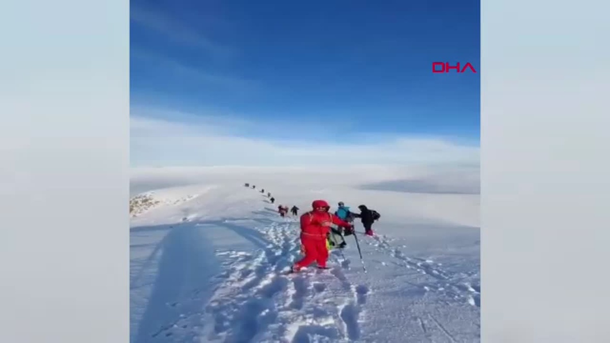 Bartınlı Dağcılar Keltepe Zirvesine Yürüyüş Düzenledi