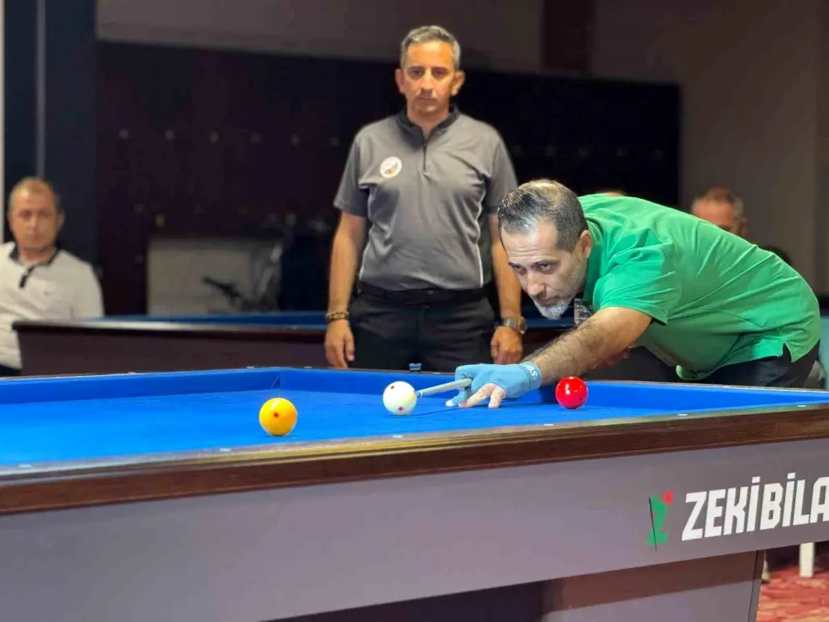 Düzce\'de 3 Bant Bilardo İl Birinciliği Müsabakalarına Hazırlık Turnuvası Yapıldı