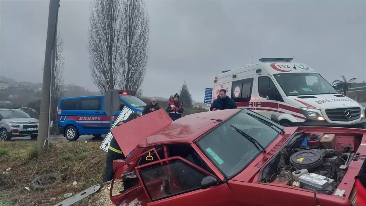 Çınarcık\'ta Trafik Kazası: 1 Yaralı