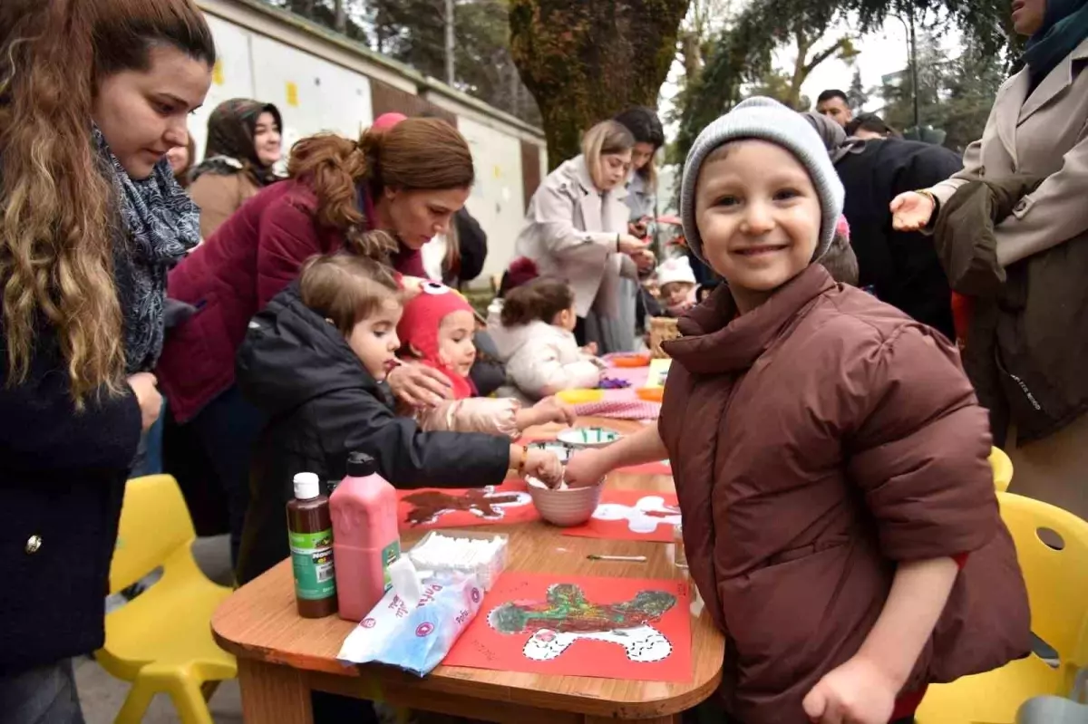 Bilecik\'te Yeni Yıl Coşkusu: Çocuklar Eğlenceli Etkinliklerle Karşılıyor