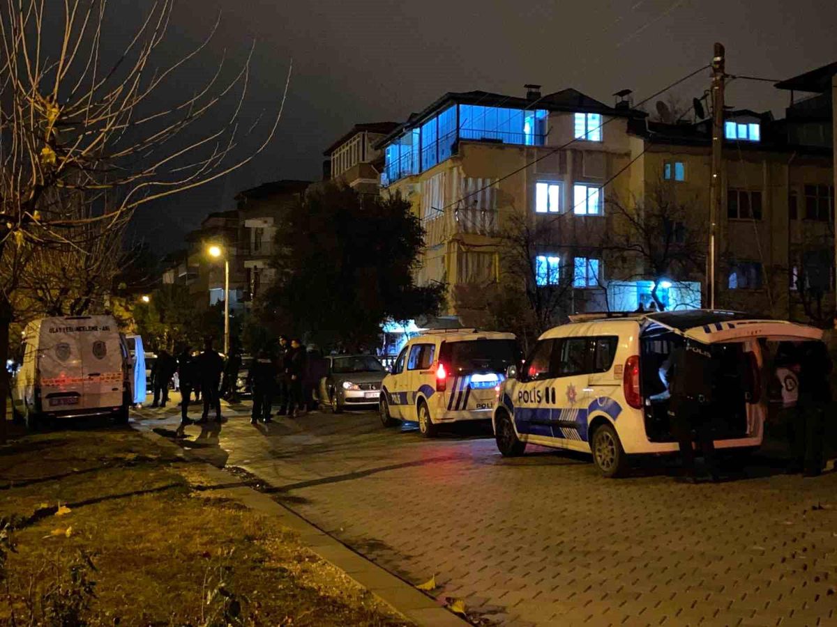 Denizli\'de 16 Yaşındaki Çocuk Evde Ölü Bulundu