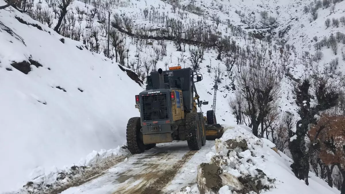 Diyarbakır Kulp\'ta Kar Tıkanıklığı Aşıldı