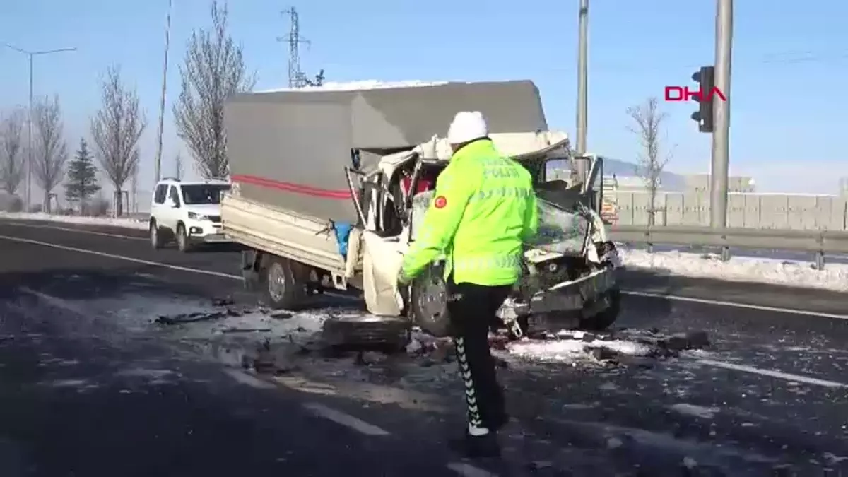 Erzurum\'da Sis Nedeniyle Kaza: İki Yaralı