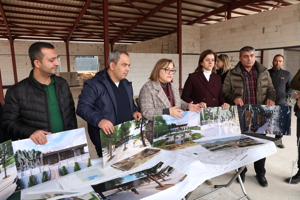 Fatma Şahin Emekliler Lokali\'nde İncelemede Bulundu
