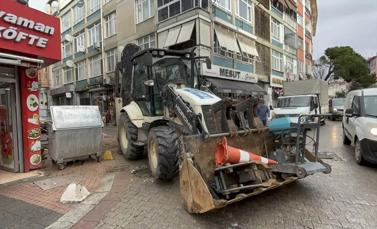 Kadıköy’de Su Şebekesi Patladı