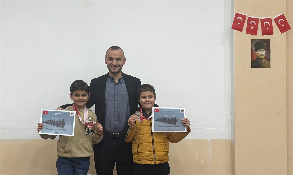 Kars\'ta Sarıkamış şehitleri anısına satranç turnuvası düzenlendi