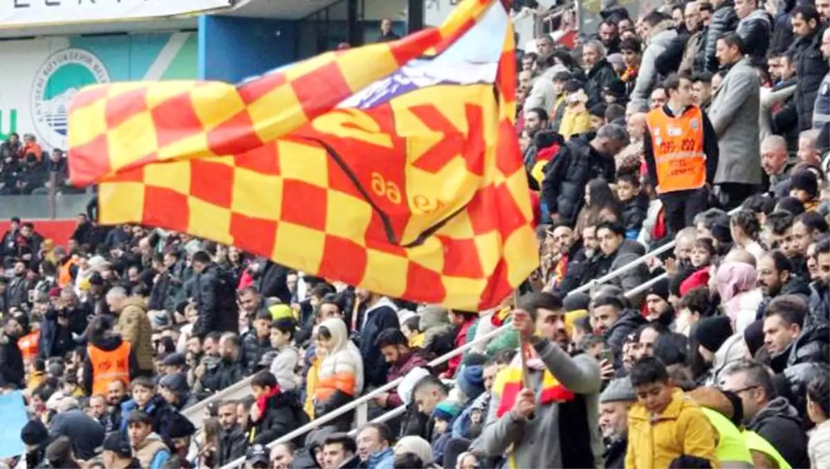 Kayserispor-Galatasaray Maçında Rekor Seyirci