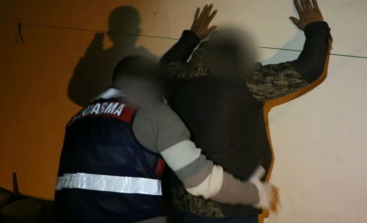 Mersin\'de Tefecilik Operasyonu: 3 Tutuklama