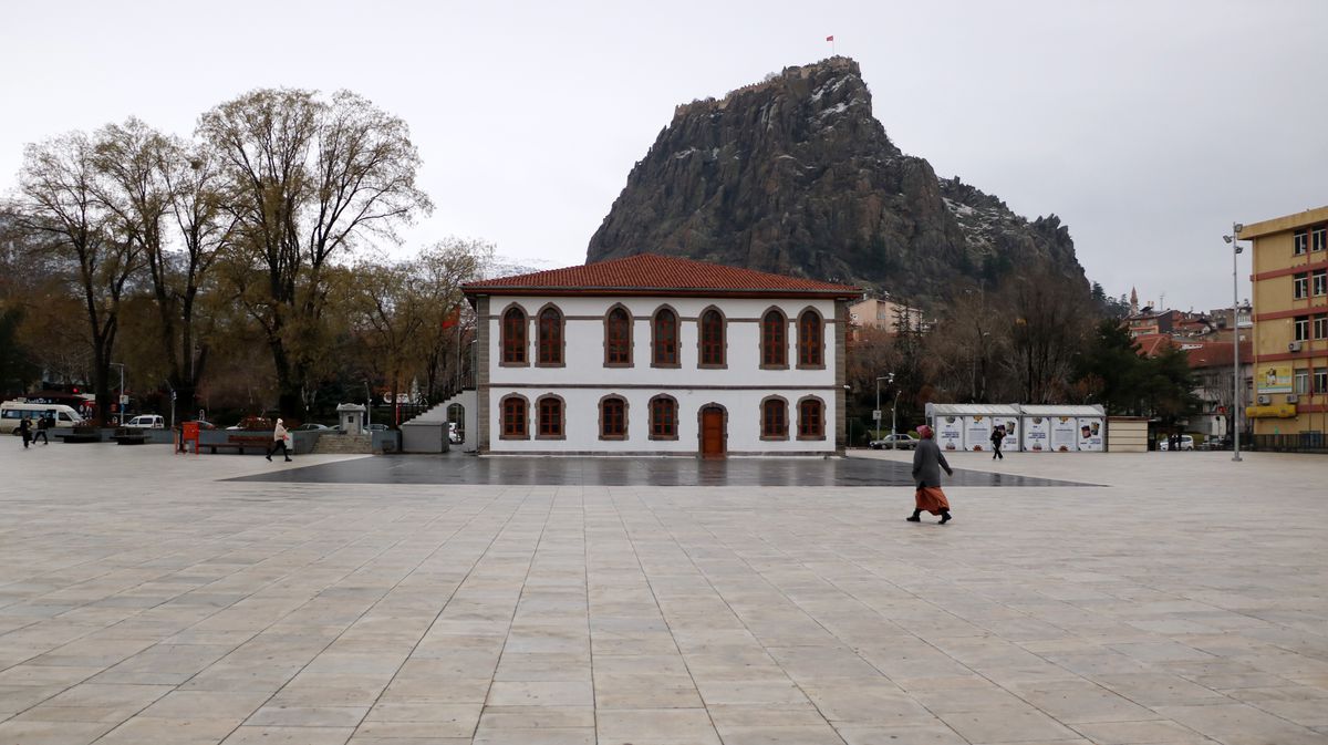 Afyonkarahisar\'da Kar Yağışı Nedeniyle Okullar Tatil Edildi