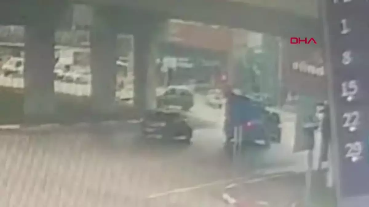 İnegöl\'de Trafik Kazası: İki Sürücü Yaralandı