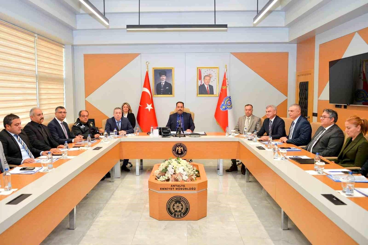 Yılbaşı Güvenlik Toplantısı Antalya\'da Yapıldı