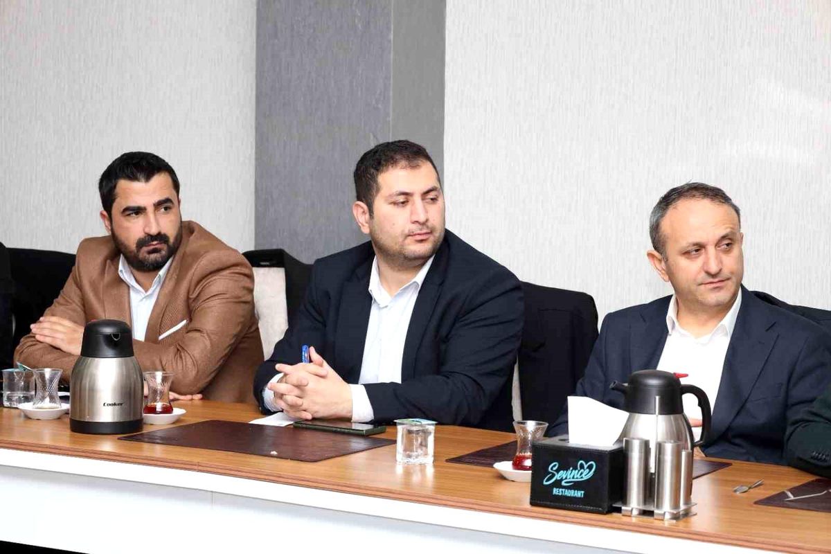 Kocaeli\'nde İmar Toplantısı: Kaçak Yapılaşmanın Önlenmesi Vurgulandı