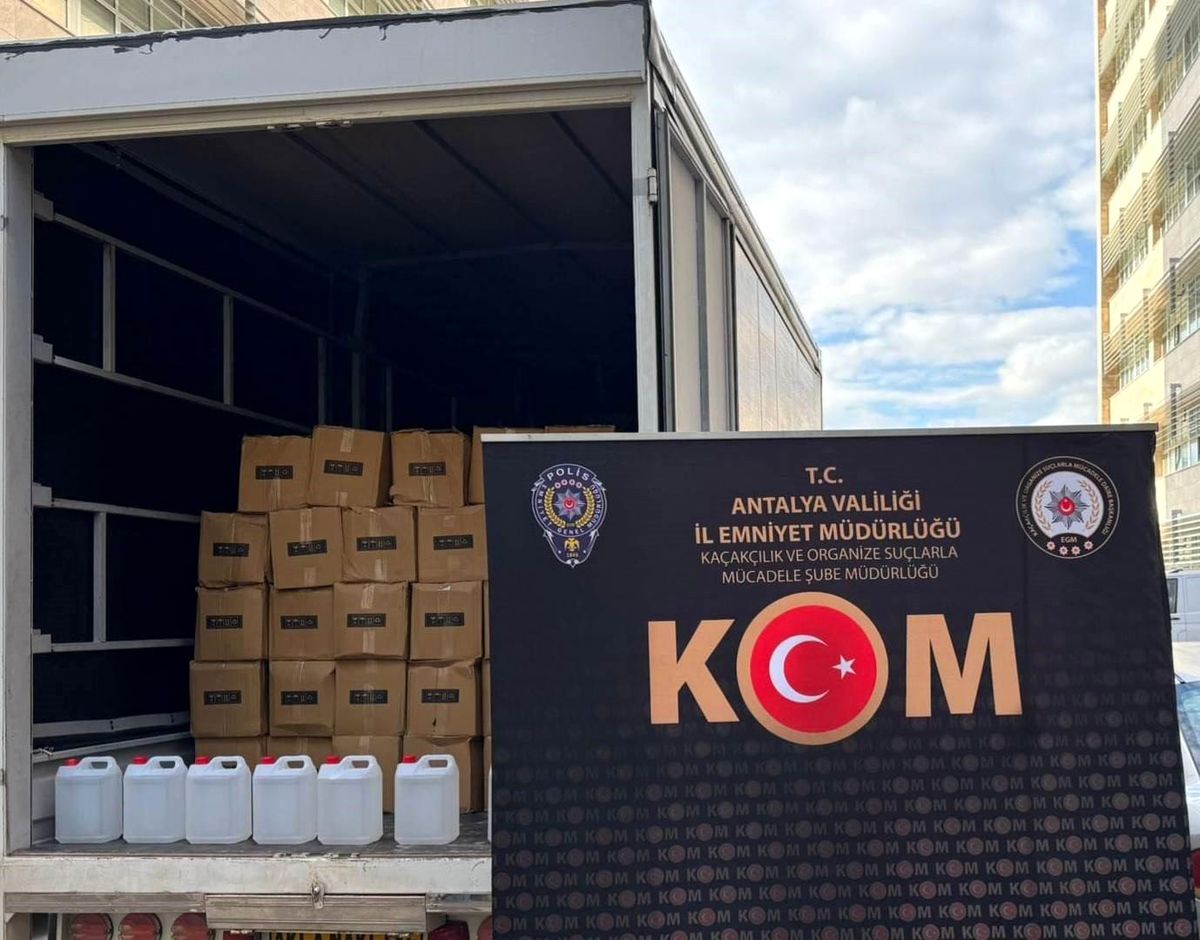 Antalya\'da Yılbaşı Öncesi Kaçak İçki Operasyonu