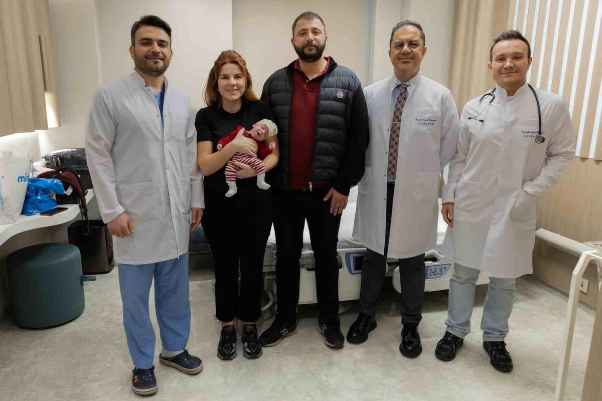 Erken Doğumda Nadir Durum: Aziz Bebek Yeni Yıla Sağlıklı Girdi