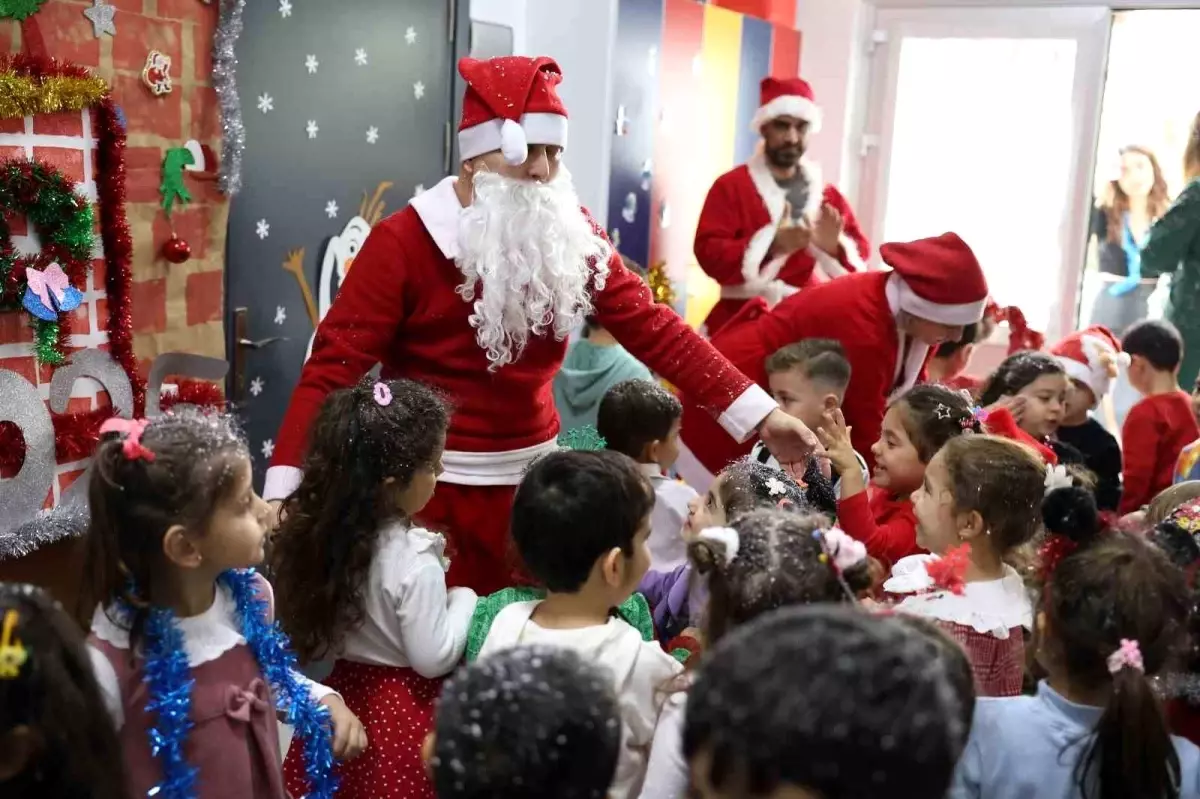 Aydın\'da Çocuklar Yeni Yılı Coşkuyla Karşıladı