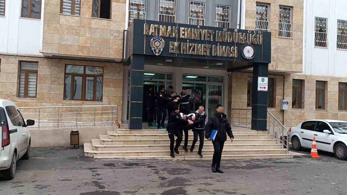 Batman\'da Cinayet: 4 Şüpheli Adliyeye Sevk Edildi