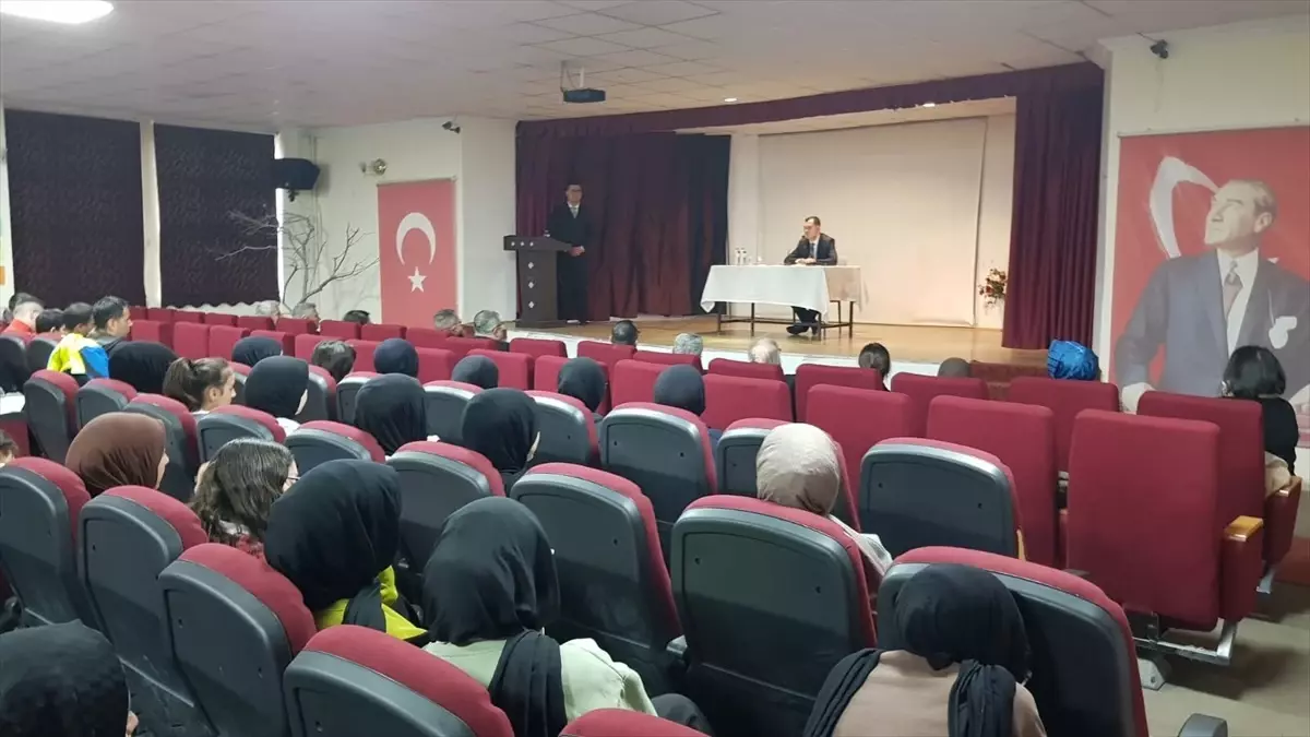 Kaymakam Kerem Yüce, Öğrencilere Mesleğini Tanıttı