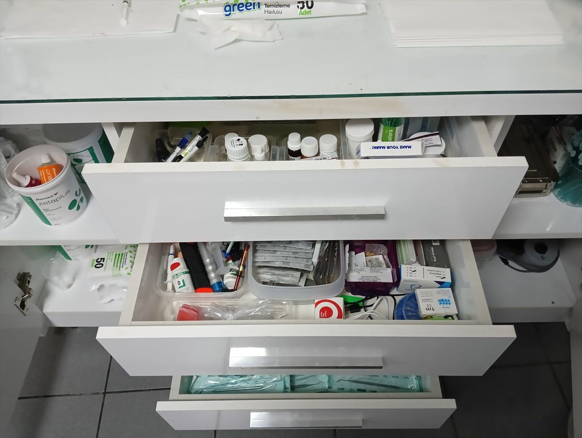 Osmangazi\'de Kaçak Diş Kliniği Mühürlendi