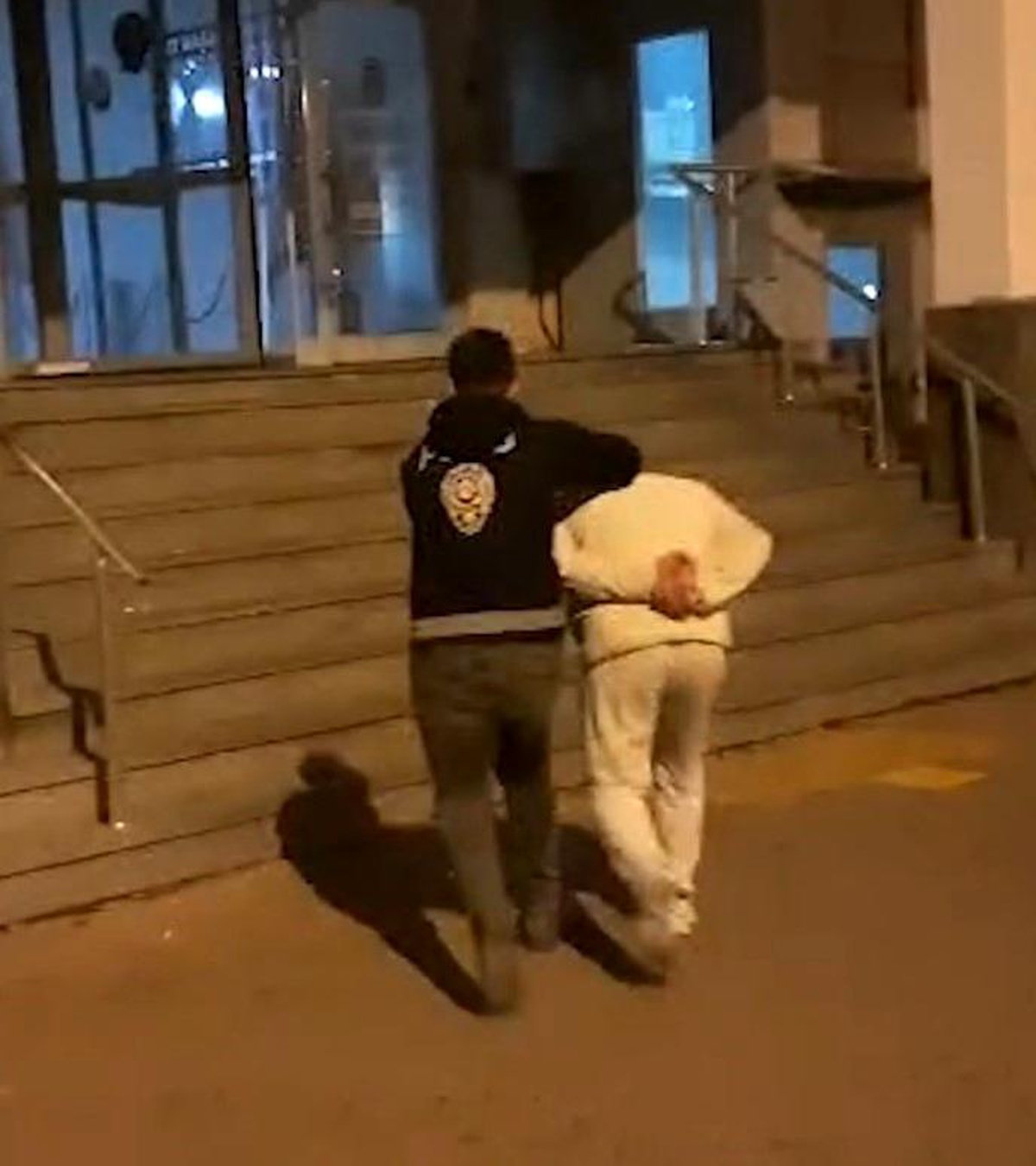 Çaydanlıkla Darp: 43 Suç Kaydı Olan Genç Tutuklandı