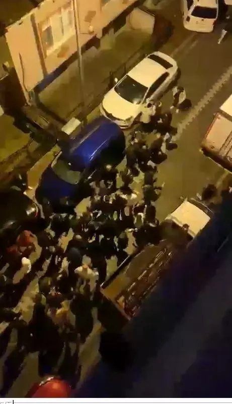 Esenyurt'ta küfür tartışmasına 'halay' arası