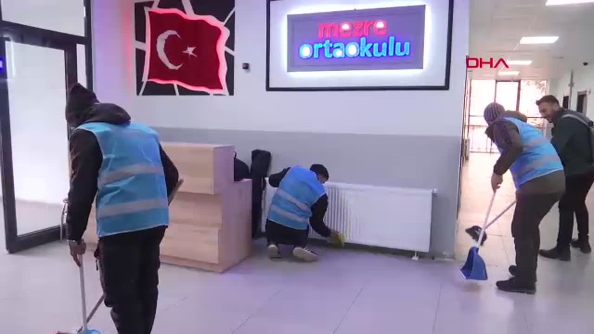 Denetimli Serbestlik Yükümlüleri Okul Temizliğine Katıldı
