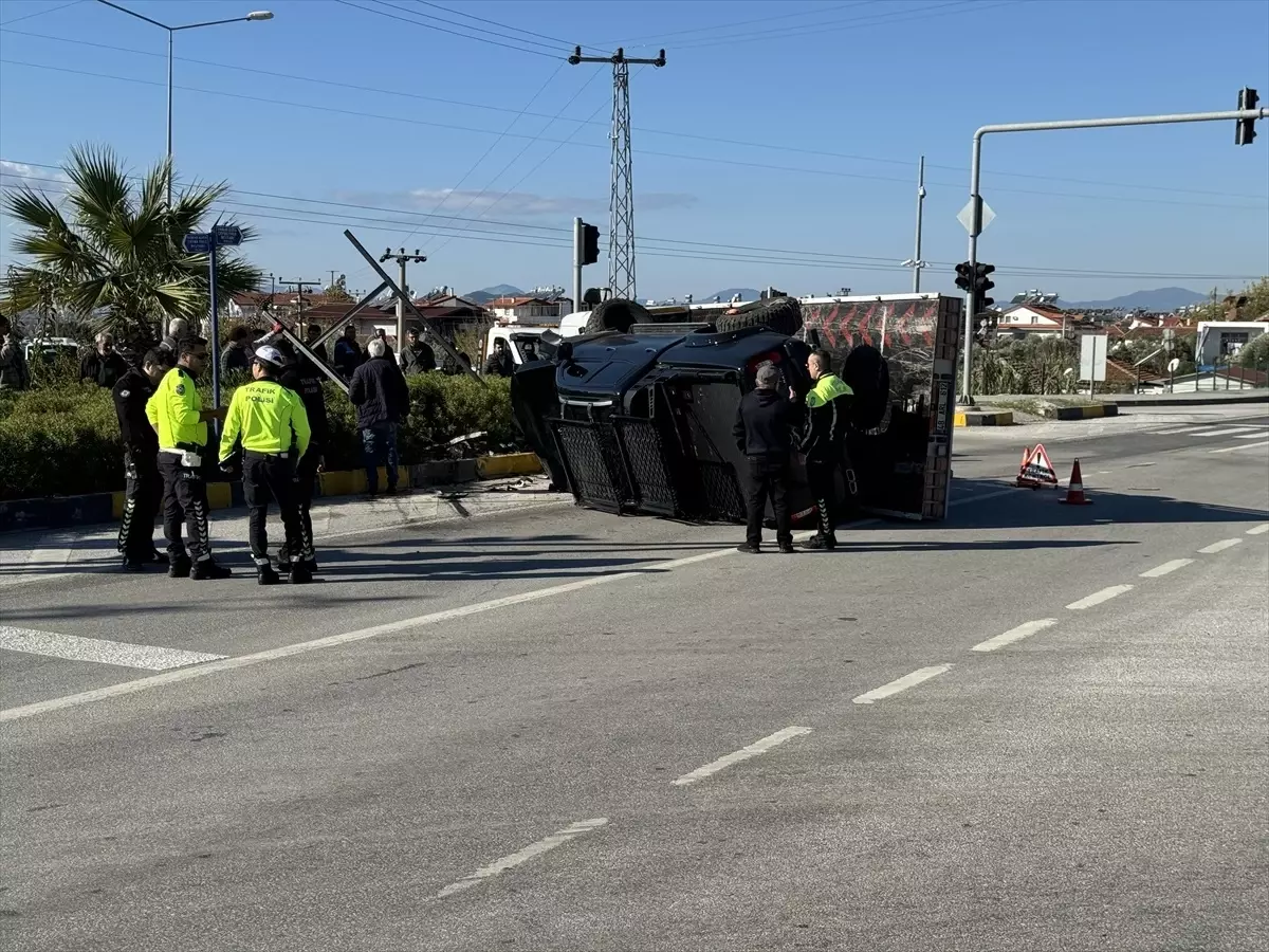 Fethiye\'de Trafik Kazası: 3 Yaralı