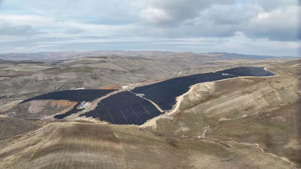 İş Bankası İlk Güneş Enerji Santralini Faaliyete Geçirdi