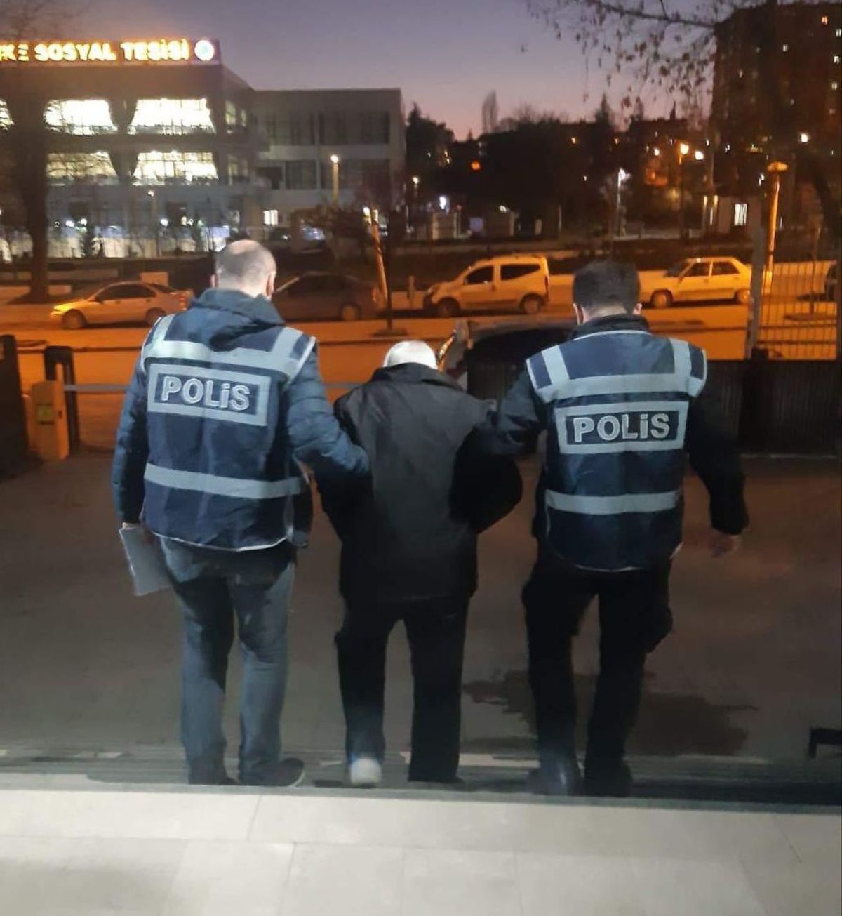 Cinsel İstismar Suçundan 24 Yıl Hapis Cezası Alan 86 Yaşındaki Firari Yakalandı