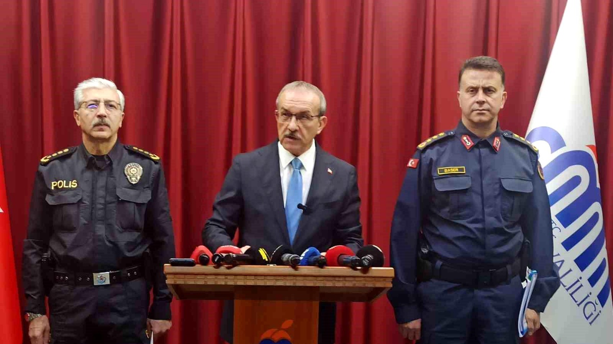 Vali Seddar Yavuz, Yılbaşı İçin Güvenlik ve Sağlık Tedbirlerini Açıkladı