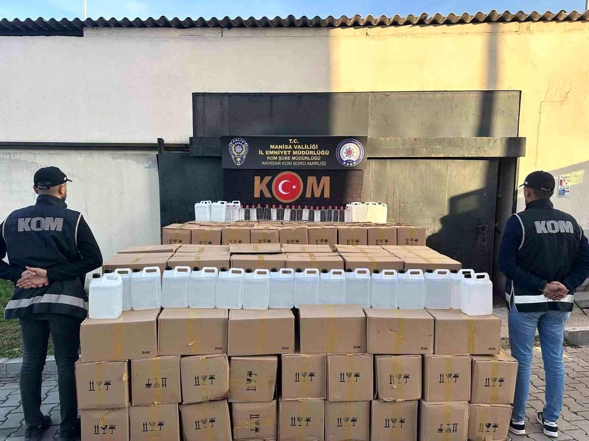 Manisa\'da Kaçak Alkol Operasyonu