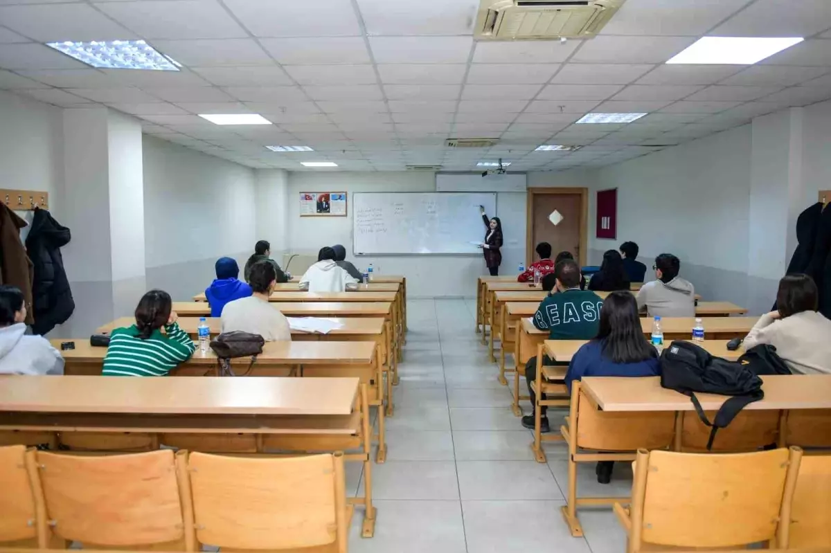 Esenyurt Belediyesi\'nden Gençlere Üniversite Hazırlık Desteği