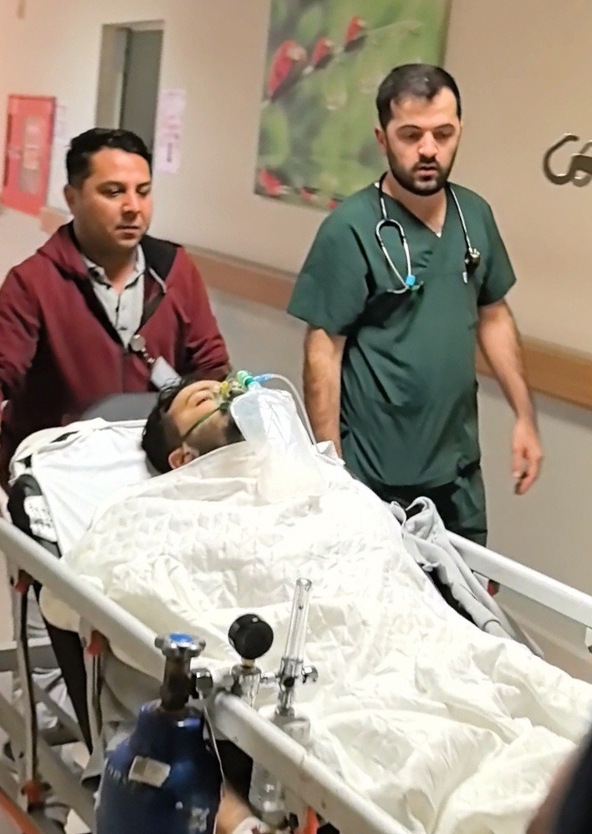 İnegöl\'de Bıçaklı Saldırı: Bir Kişi Yaralandı