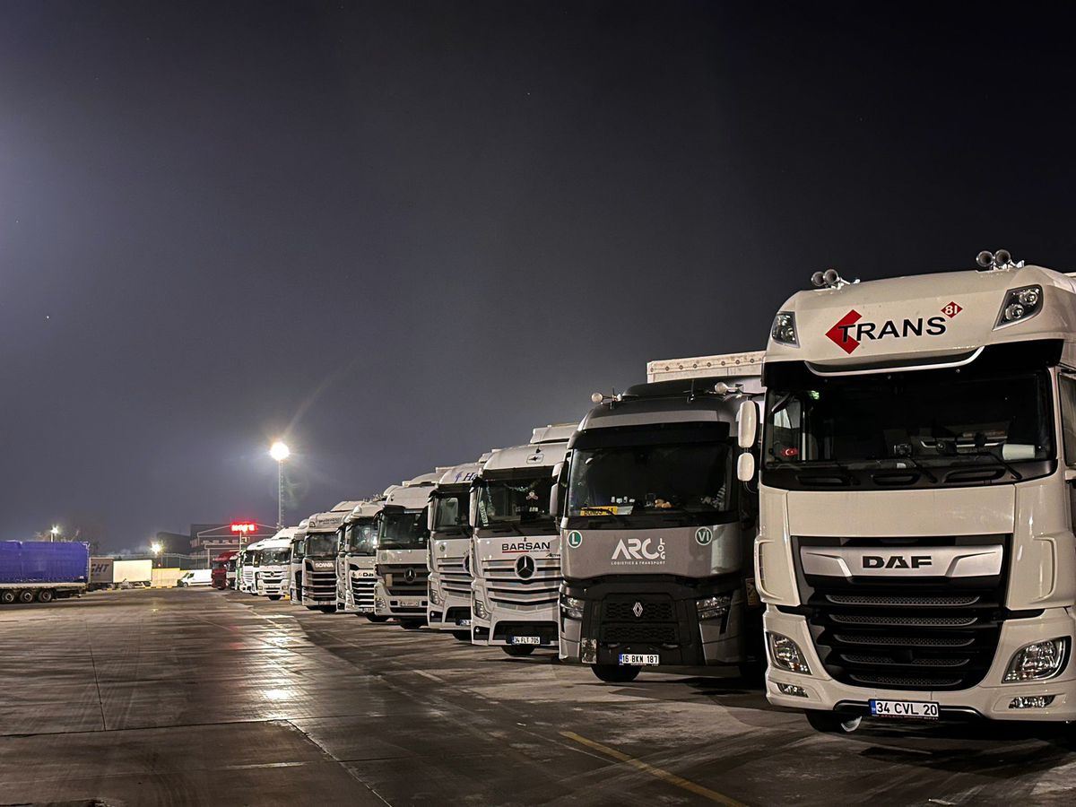 TIR Sürücüleri Yeni Yıla Ailelerinden Uzakta Girdi