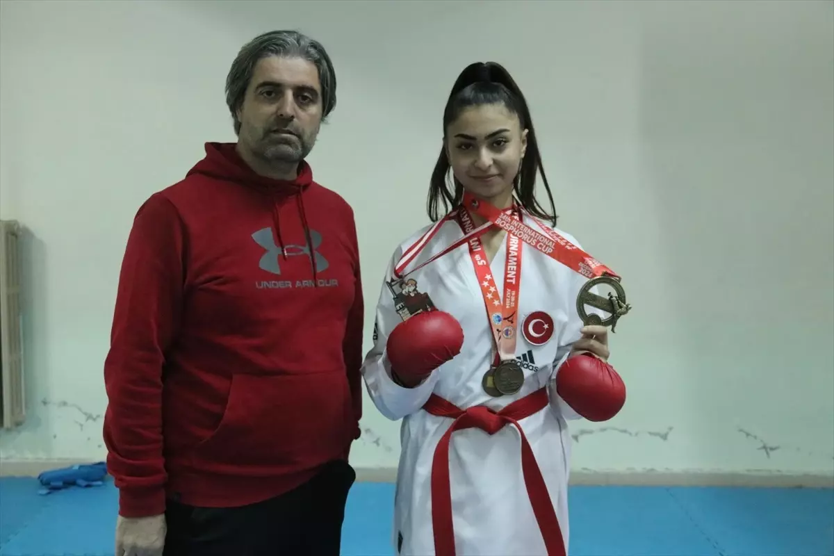 Ezel Ecrin Eren, Karate\'de Altın Madalya Kazandı